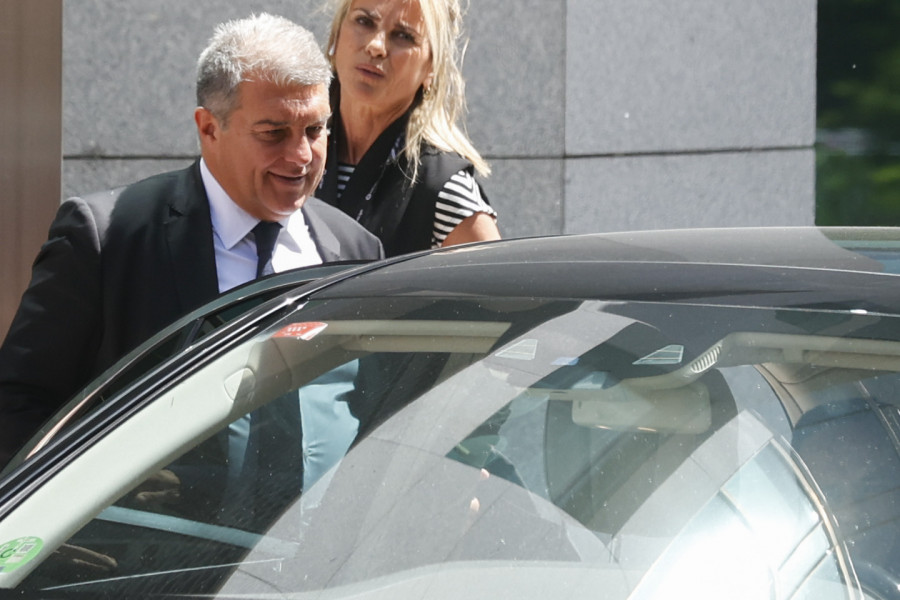 Los últimos cinco presidentes del Barça se reúnen para apoyar los intereses del club