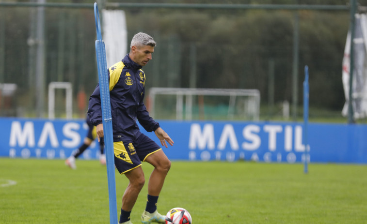 Salva Sevilla se retira con molestias antes del final del entrenamiento