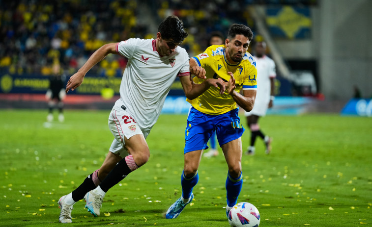 El Sevilla evita el desastre ante el Cádiz (2-2)