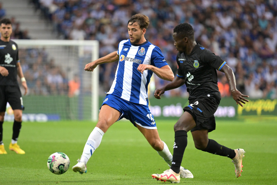 El coruñés Nico González crece en un Oporto que anima la Liga lusa