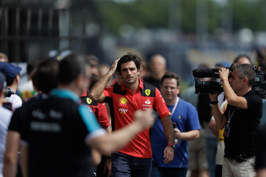 Sainz lideró el único libre de Brasil; Alonso fue undécimo y 'Checo', el 18