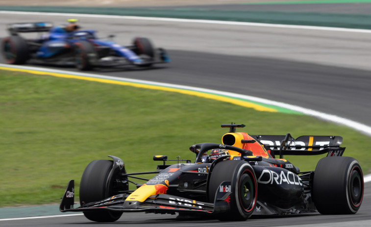 Verstappen saldrá primero en Brasil; Alonso arranca cuarto