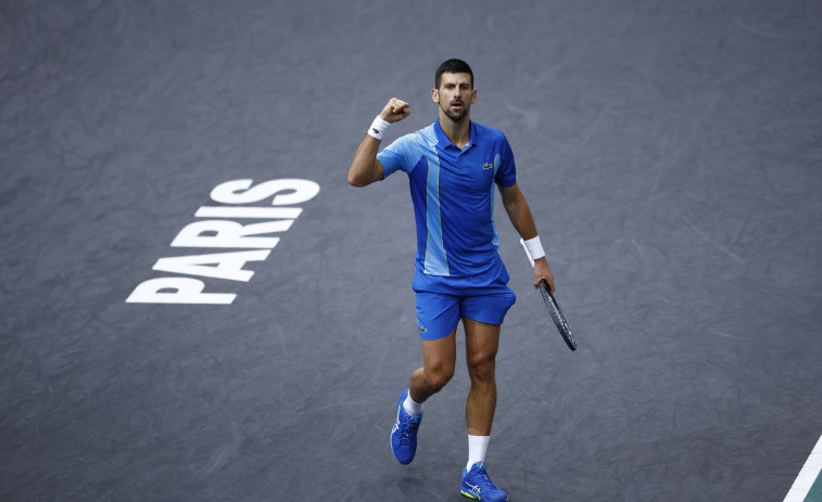 Djokovic destroza a Dimitrov y alza en París su 40 Masters 1.000