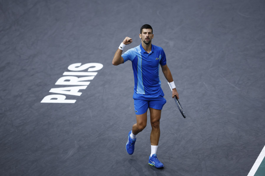 Djokovic destroza a Dimitrov y alza en París su 40 Masters 1.000