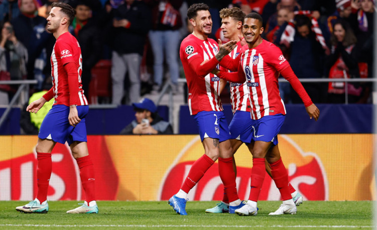 El Atlético golea a un Celtic que jugó con diez desde el minuto 23 (6-0)