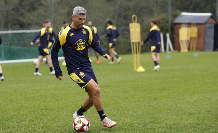 Salva Sevilla regresa al trabajo con el Depor