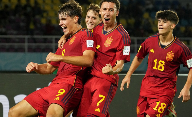 La sub-17 debuta en el Mundial con una plácida victoria frente a Canadá (2-0)