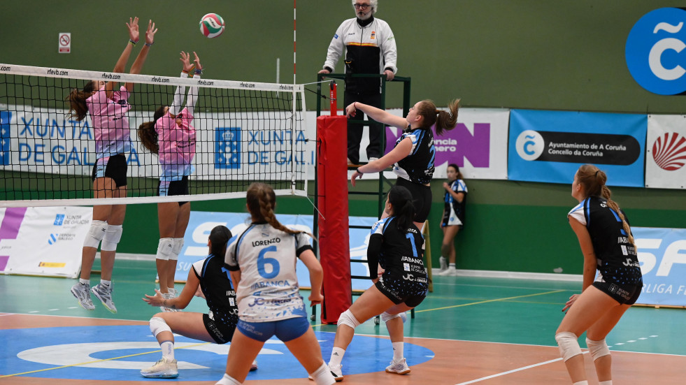 El Zalaeta supera al VP Madrid en tres sets y se coloca tercero en liga