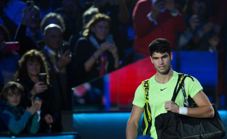 Alcaraz desespera a Rublev y firma su primera victoria en las Finales ATP