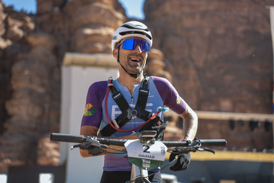 Haimar Zubeldia gana la tercera etapa de la Titan Desert Arabia Saudí