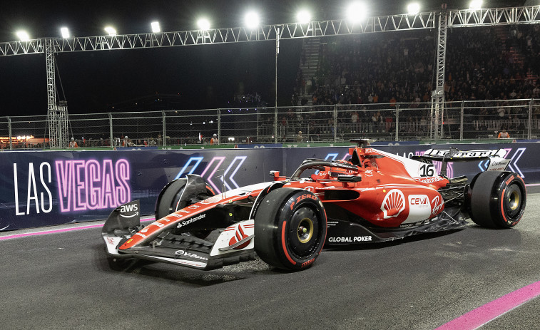 Ferrari, con Charles Leclerc a la cabeza, manda en unos atípicos libres de 90 minutos