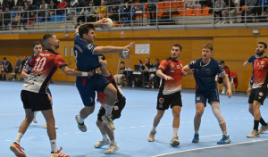 El OAR Coruña visita la pista de un líder casi imbatible