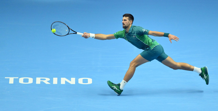 Djokovic se exhibe ante Alcaraz y se acerca a la gloria