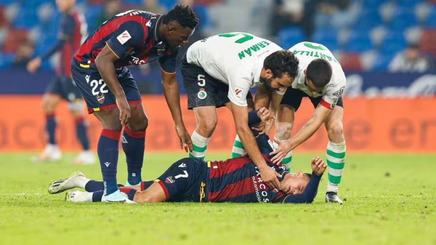 Brugué recibe el alta hospitalaria tras marearse en el partido ante el Racing