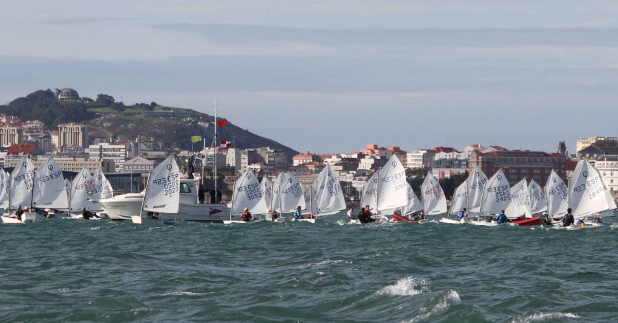 Las flotas de Vigo y A Coruña, favoritas en el Meeting Gadis de la Semana Abanca que reúne a 150 barcos
