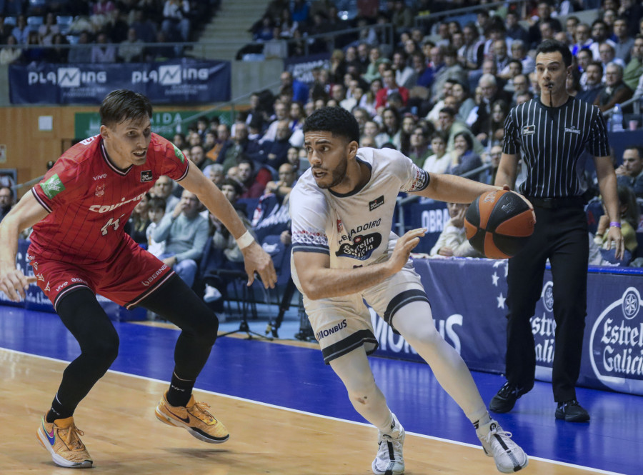 El Granada destroza al Obradoiro con un festival ofensivo (77-94)