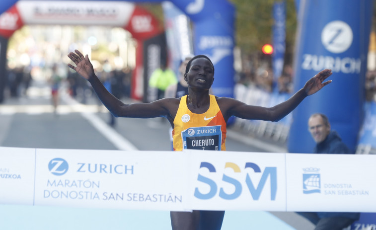 Benson Tunyo y Emma Cheruto se adjudican el 45 Maratón de San Sebastián