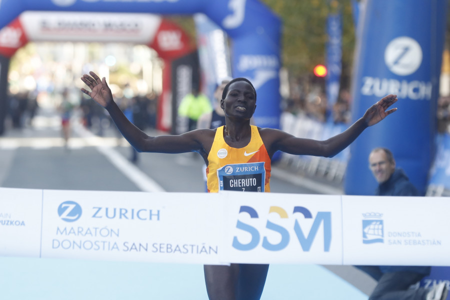 Benson Tunyo y Emma Cheruto se adjudican el 45 Maratón de San Sebastián