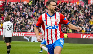 Stuani mantiene al Girona en lo más alto (2-1)