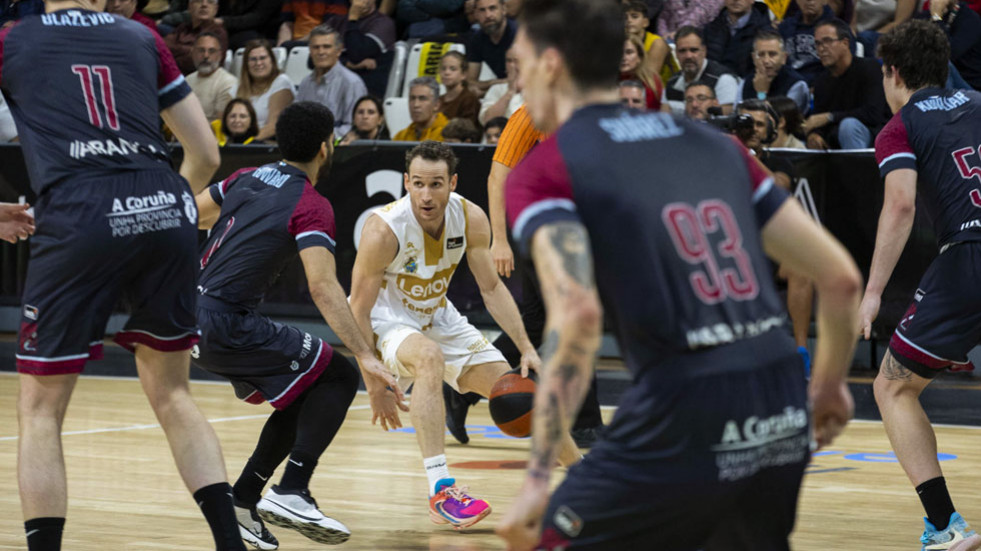El Obradoiro sorprende al Tenerife en un duelo de infarto (87-92)