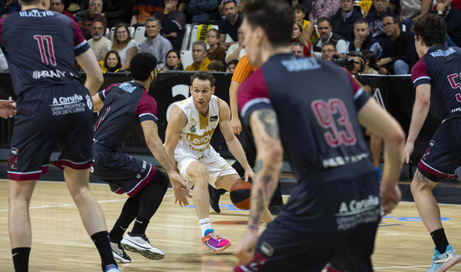 El Obradoiro sorprende al Tenerife en un duelo de infarto (87-92)