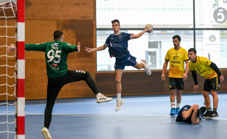El OAR se da un festín goleador ante el Ribeiro y encadena cinco victorias (38-21)
