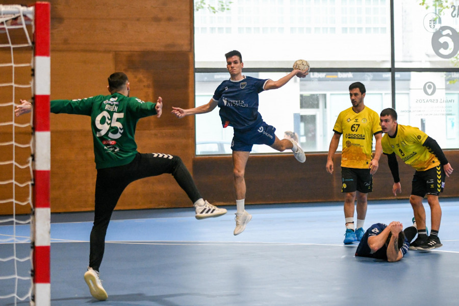 El OAR se da un festín goleador ante el Ribeiro y encadena cinco victorias (38-21)