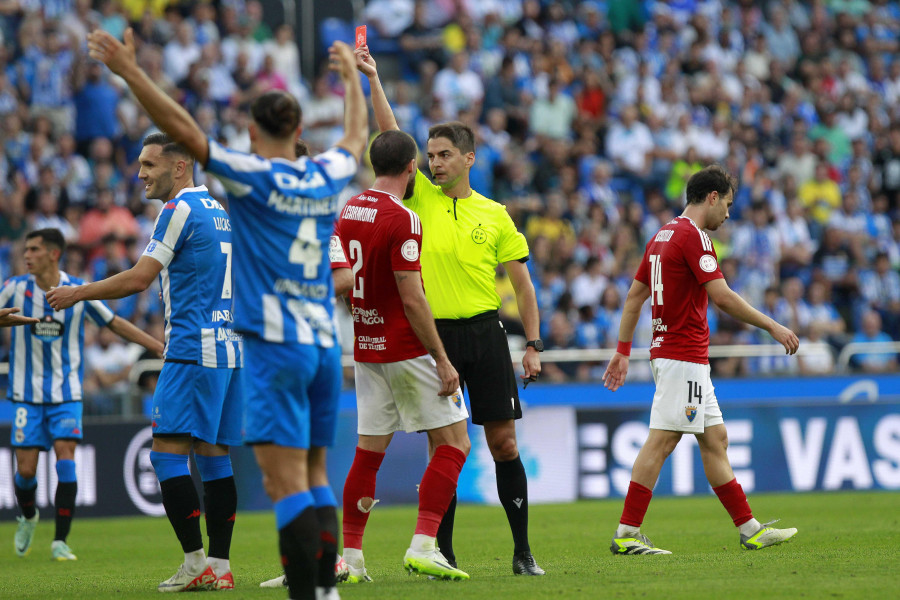 Regresa a Riazor el árbitro que expulsó a Lucas Pérez en el Depor-Teruel