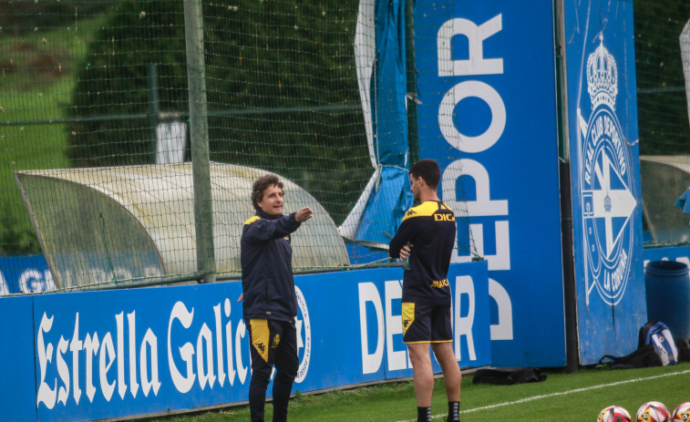 Idiakez, al frente del entrenamiento en Abegondo, inicia una semana clave para su futuro