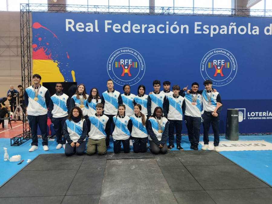 El CH Coruña consigue 17 medallas en Gijón