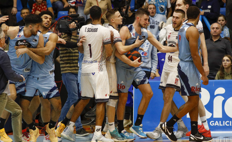 Thomas Scrubb lidera el histórico triunfo del Obradoiro en Lugo (88-90)