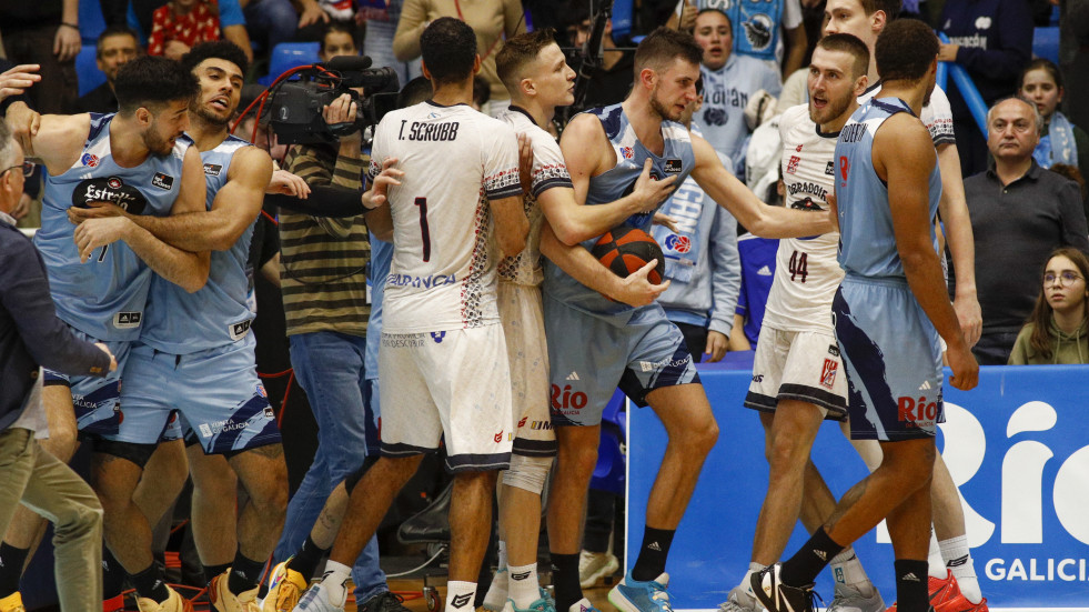 Thomas Scrubb lidera el histórico triunfo del Obradoiro en Lugo (88-90)