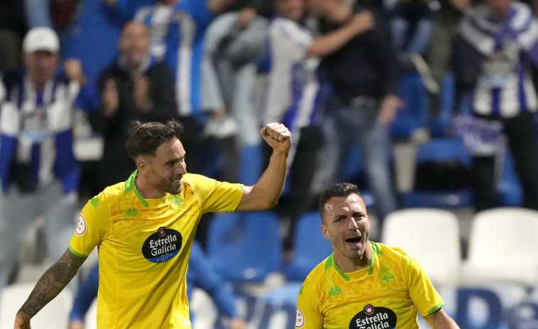 El Depor insta a Valcarce a salir y piensa en Cris Montes