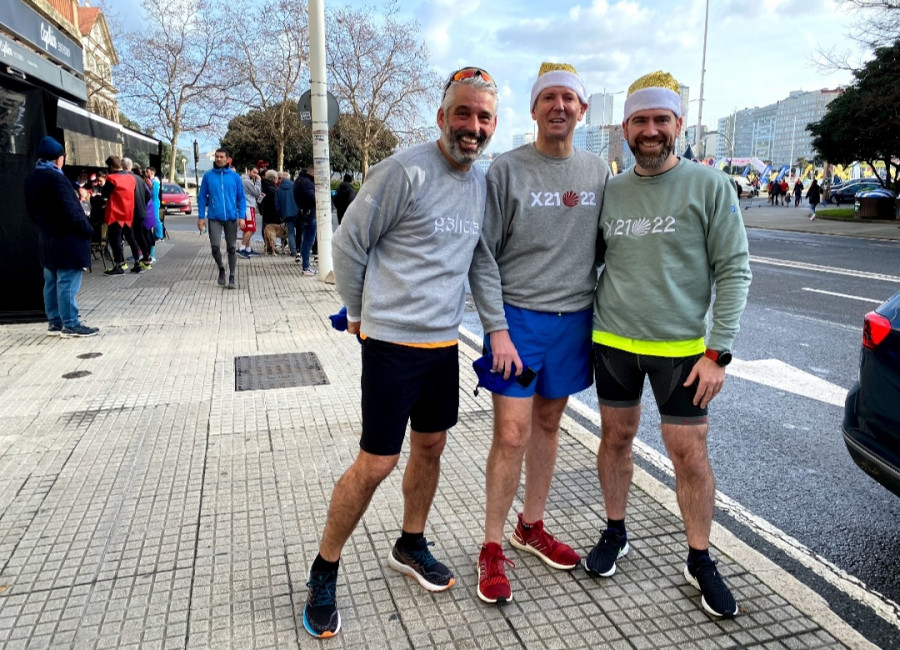 Alfonso Rueda, Martiño Rivas y Nacho Carretero, los rostros conocidos de la San Silvestre Coruña 2023