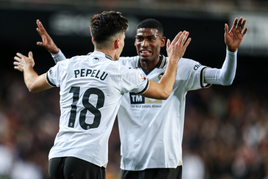 Pepelu lidera al Valencia ante un Villarreal perdido (3-1)