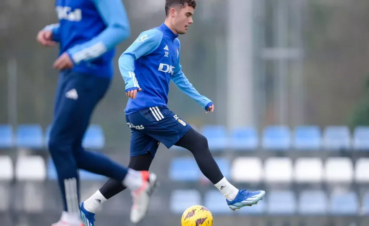 El Real Oviedo cede a Álex Cardero al Arenteiro
