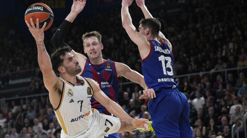 Vesely impulsa la resurrección del Barça  (83-78)