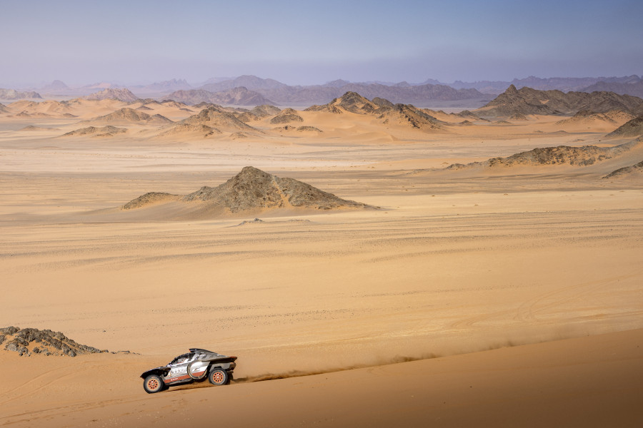 Rally Dakar | Una etapa de 48 horas y 7.890 km por Arabia Saudí al asalto de Al-Attiyah y Benavides