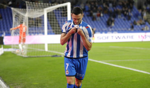 El Depor sufre de lo lindo para romper la dinámica negativa en Riazor (2-1)