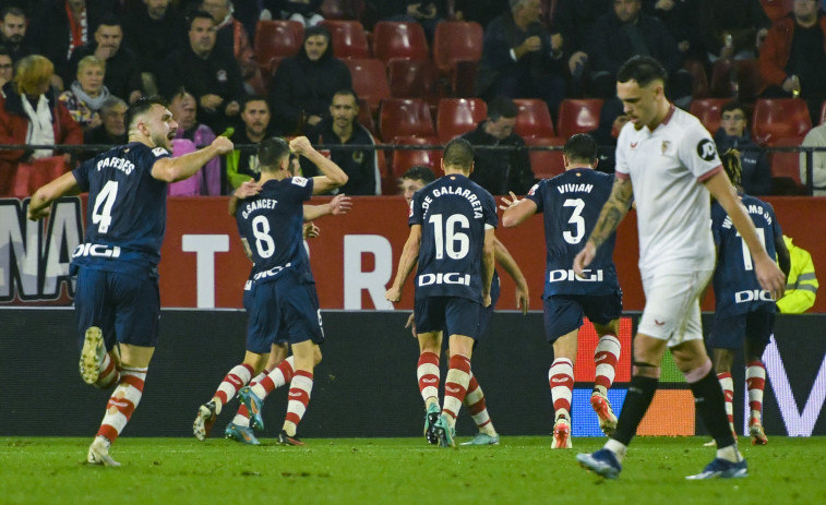 Confortable y merecido triunfo del Athletic en el Sánchez-Pizjuán (0-2)