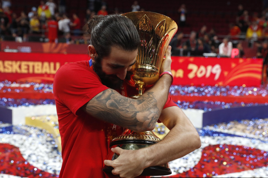 Las redes sociales se rinden a Ricky Rubio en su adiós: Iniesta, Pau Gasol y Pedro Sánchez, entre otros