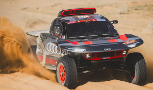 Carlos Sainz lidera el Dakar