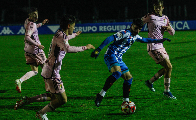 Empate entre los filiales de Depor y Oviedo con dos goles de córner