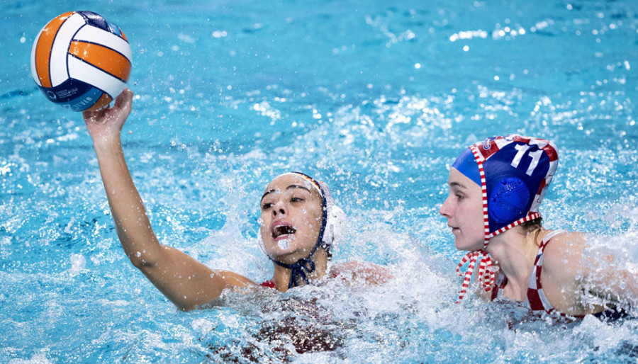 España ya está de nuevo en la lucha por las medallas (17-6)