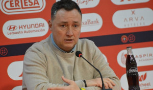 Llona, técnico de la Cultural Leonesa, advierte del peligro del Depor a balón parado y en transiciones