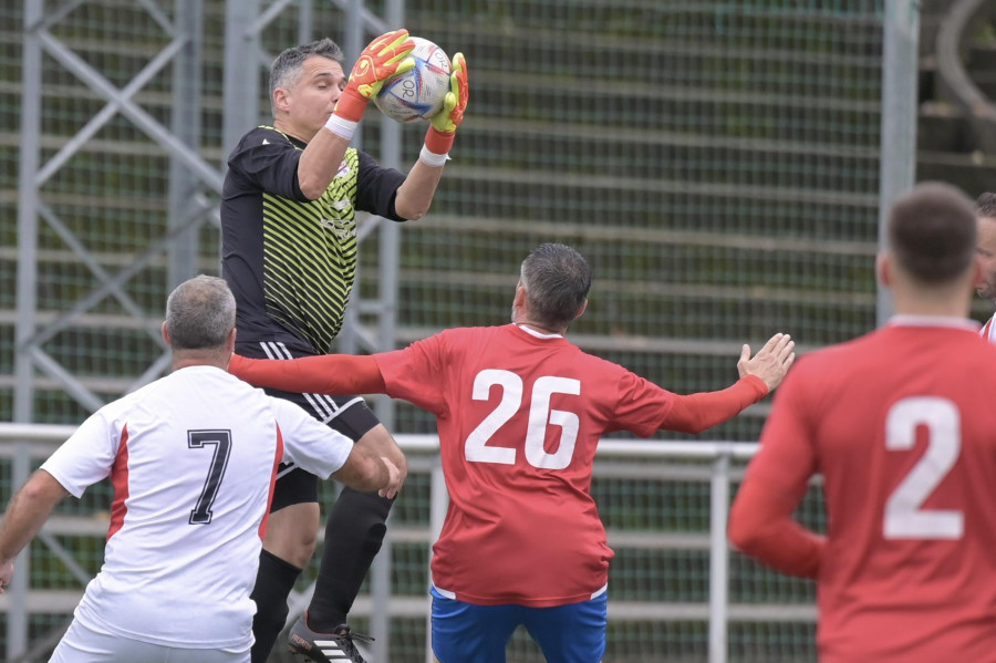 La competición liguera asume el protagonismo en el fútbol veterano