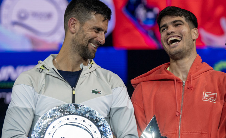 Alcaraz regresa en busca de la tercera ante un Djokovic