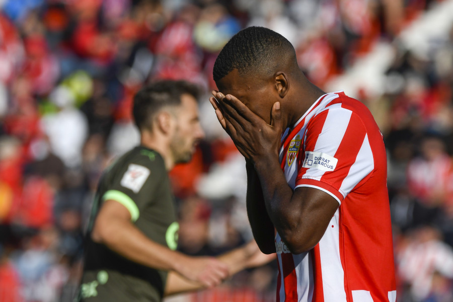 0-0 | Al Almería le falta el gol para lograr su primera victoria ante el líder Girona