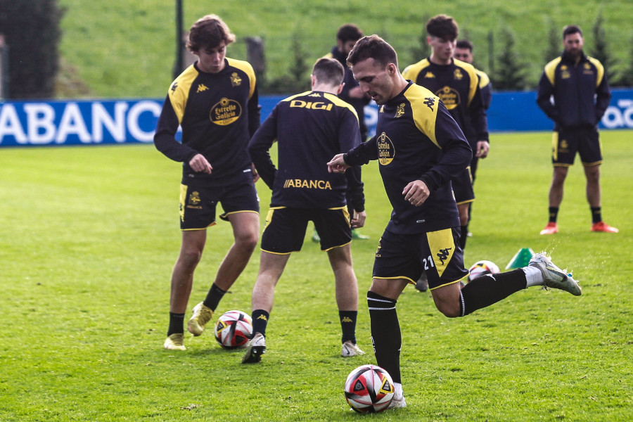 Pablo Valcarce vuelve a entrenar con el Depor