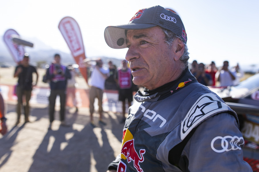 Carlos Sainz se cita con el olimpo del automovilismo y alza su cuarto Dakar
